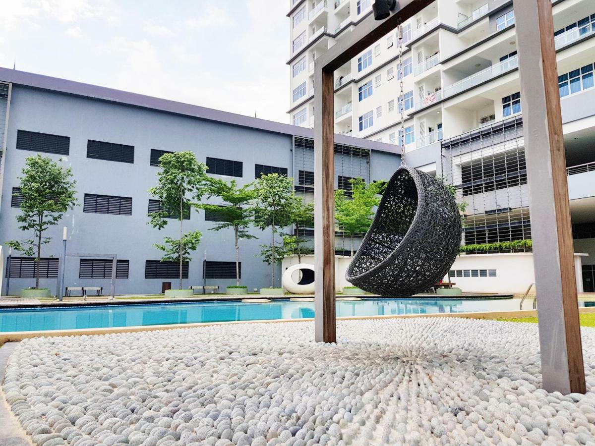 No.5 The Mint @ Puchong Center Near Ioi Mall ภายนอก รูปภาพ
